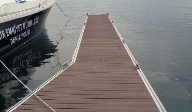 marine dock pontoon finger with cleats