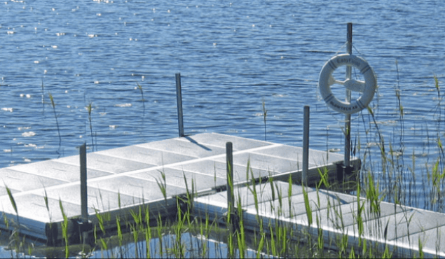 Easyfloat pontoon with piles and gangway