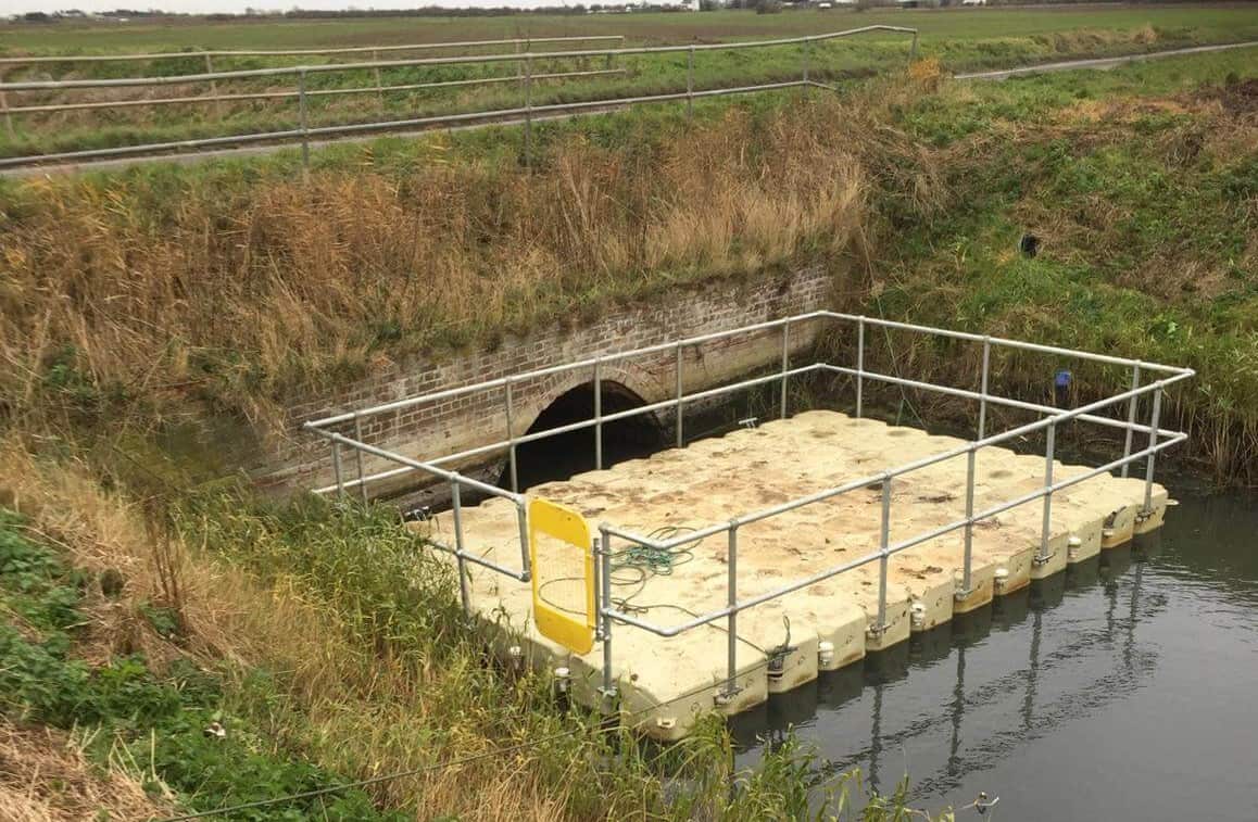 modular cube rental pontoon with handrails and gate in Pinchbeck, Lincolnshire